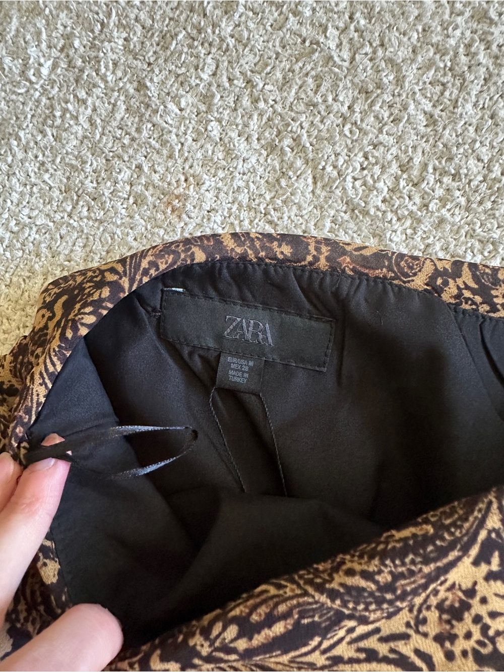 Zara PLEATED RUFFLE SKORT
LEOPARD / TAUPE BROWN 0/3152/526/042/03 - Picture 4 of 4